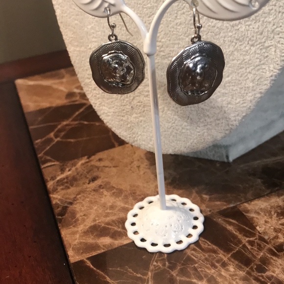 🆕 Gorgeous necklace and earrings set. - Picture 6 of 11